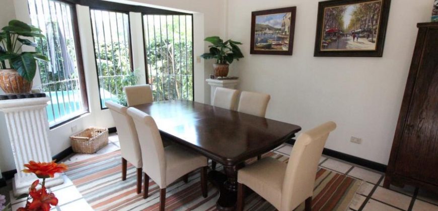 Townhouse For Sale in Escazu