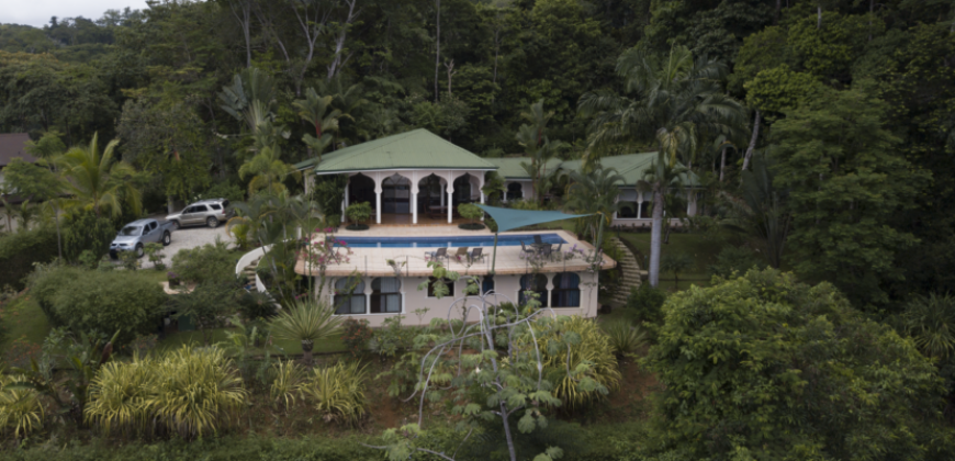 Exotic House in Ballena