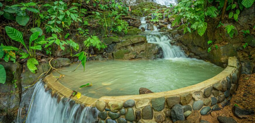 Beautiful Family Estate in Uvita