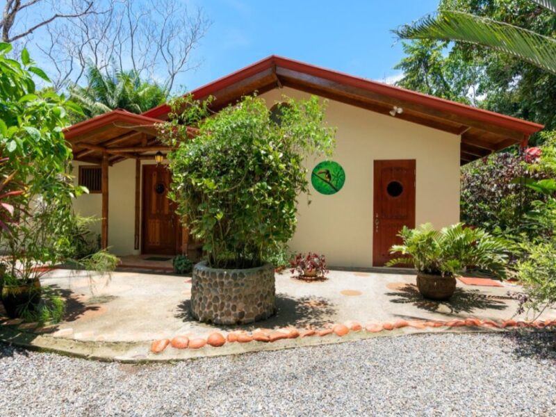 Home and Guest House for Sale Lagunas