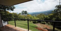 Large House With Infinity Pool in Uvita