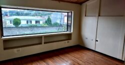 202m2 University Building in Barrio La Granja Sale-