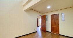 202m2 University Building in Barrio La Granja Sale-