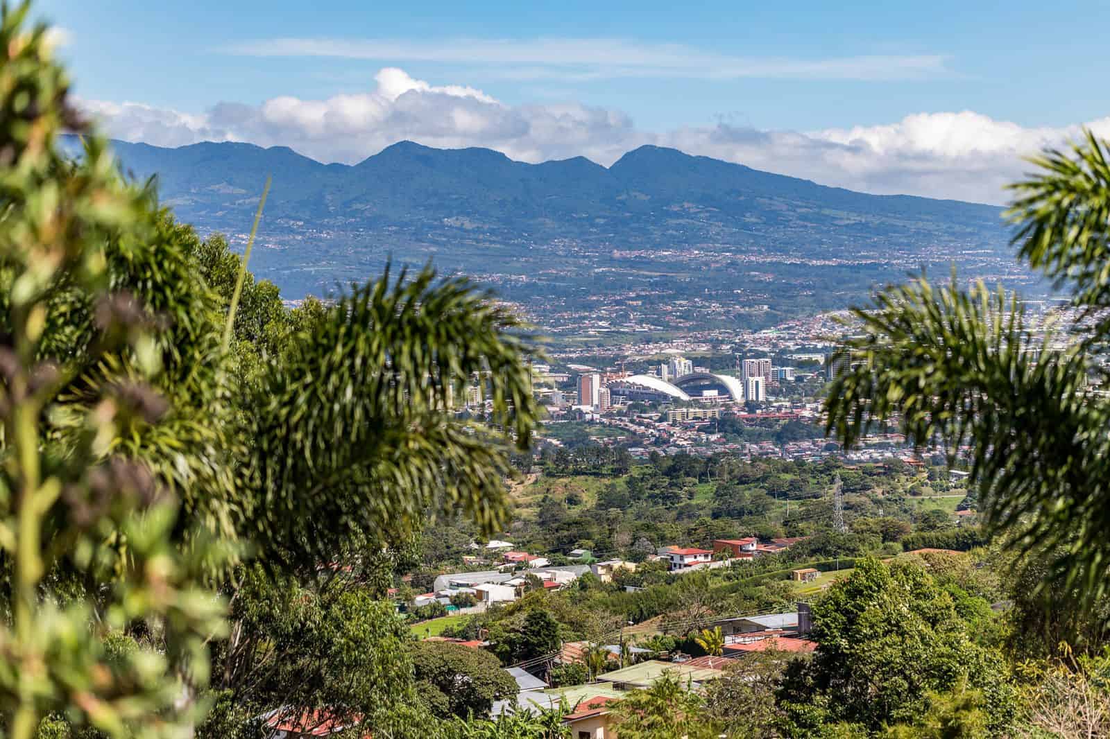 View of the city and the mountains of Heredia