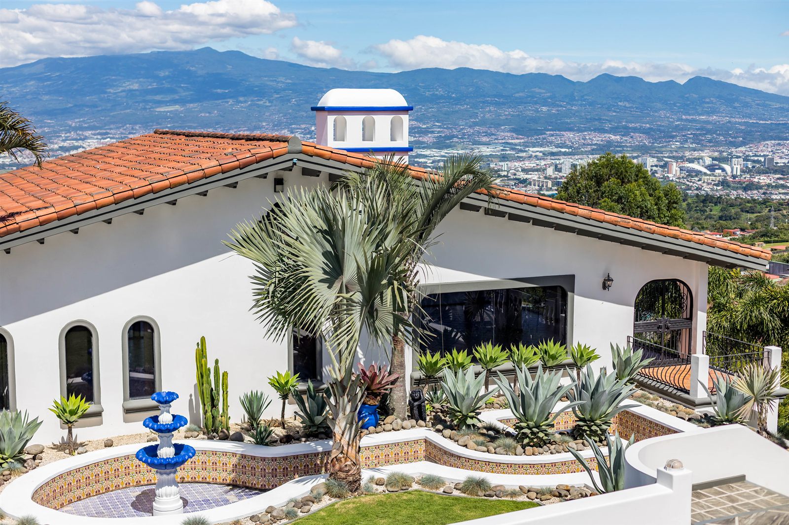 The second home with its own garden and fountain