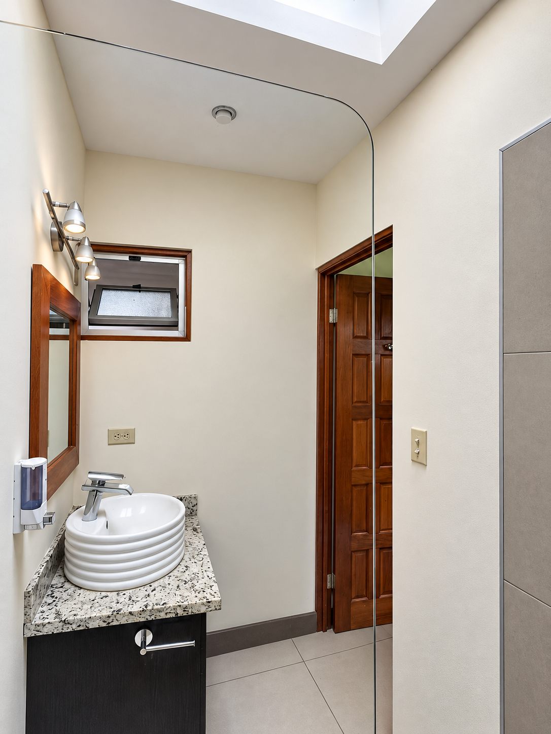 Bathroom vanity with mirror