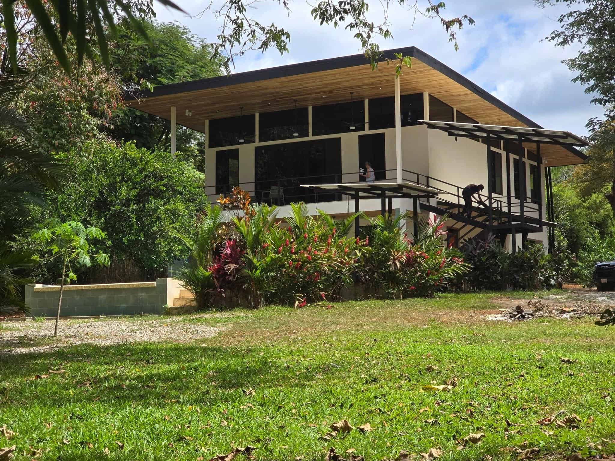 The duplex on its flat 4,700 m2 lot, Uvita riverfront duplex for sale