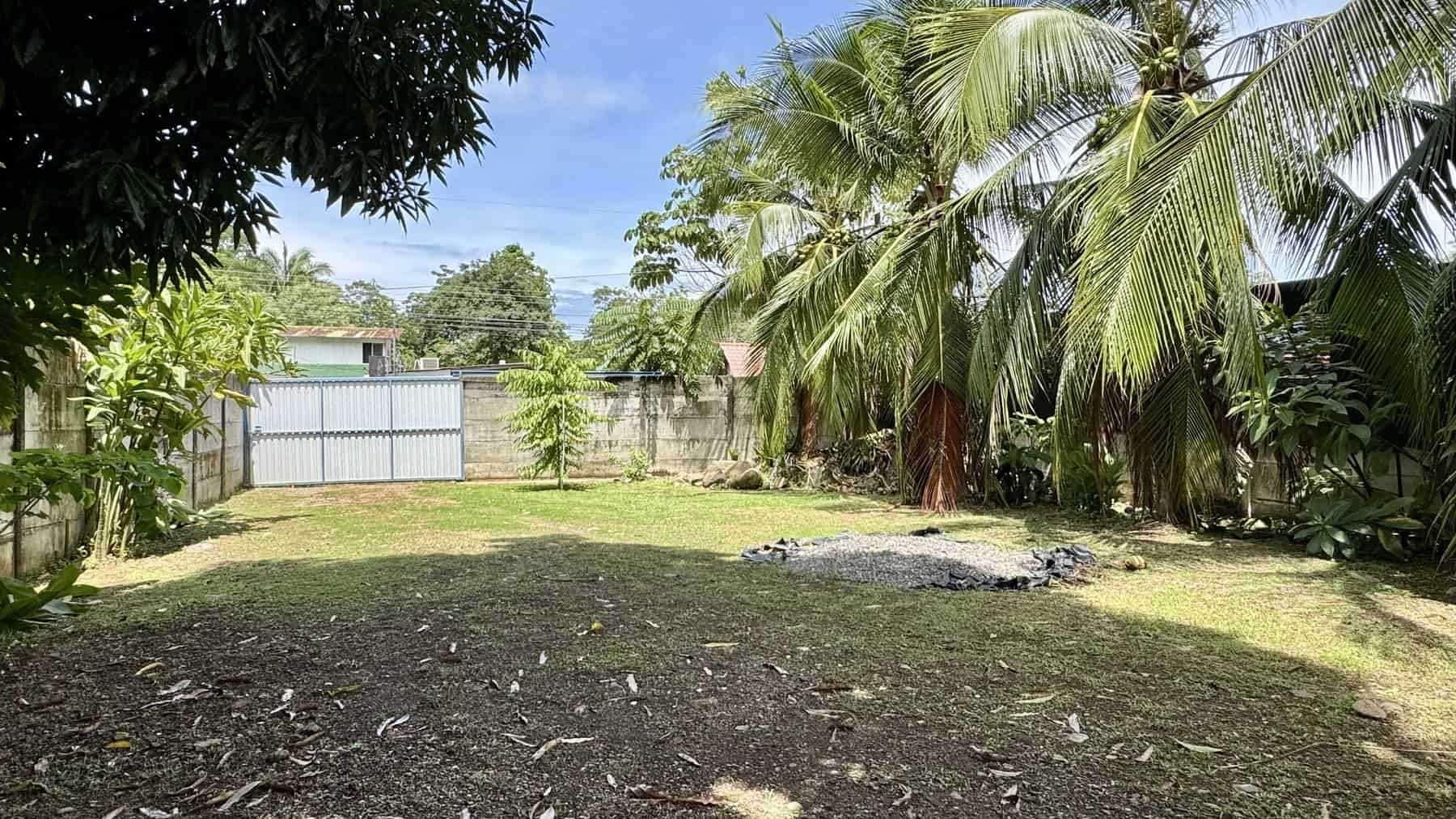 Flat open land on the second lot, Uvita